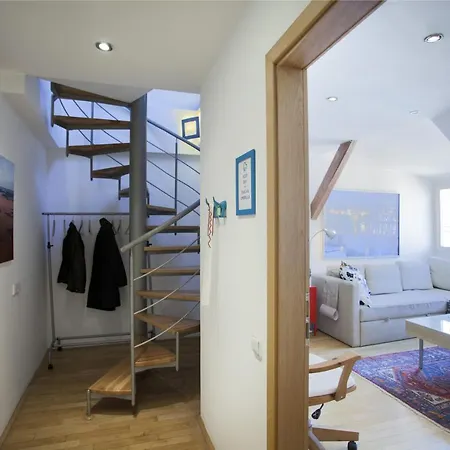 Roof Flat 15' To Charles Bridge Apartment Prague